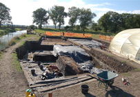 Marsal (Moselle), site de « La Digue », 2008. Vue oblique de la fouille.jpg