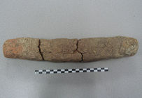 Bâton complet en briquetage (briquette de fourneau en argile cuite mêlée de dégraissant végétal : paille, foin)